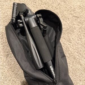 Black Tripod with Case (Ubeesize)